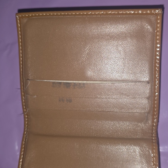 CHANEL camel brown gloss patent bifold snap leather wallet - Picture 7 of 13